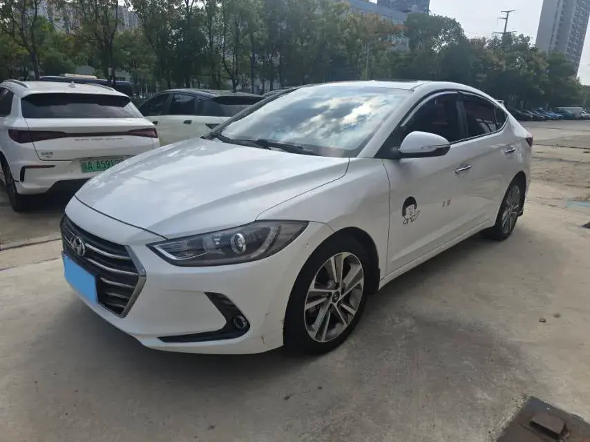 2016 HYUNDAI ELANTRA view 1