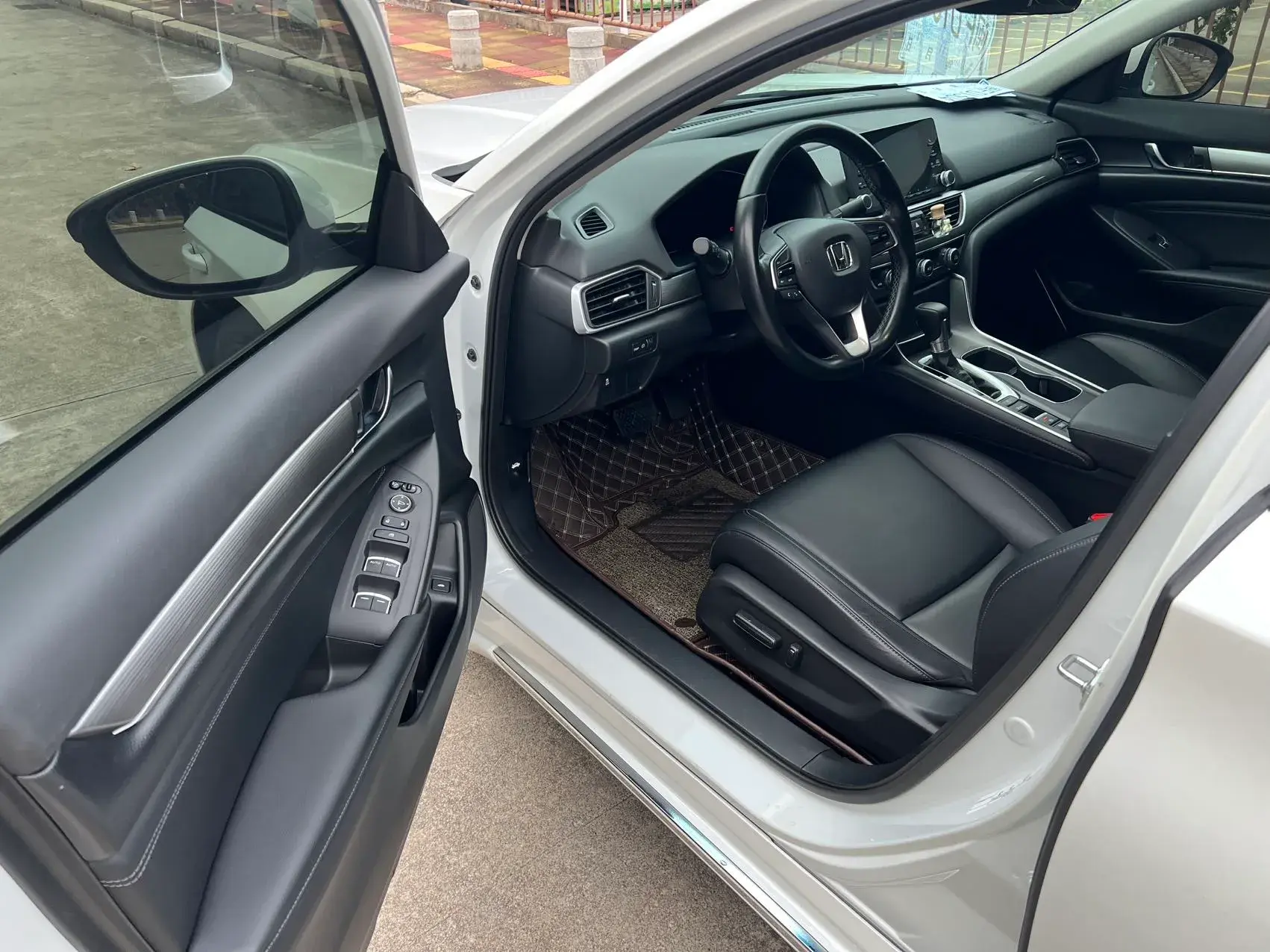 2018 HONDA ACCORD thumbnail 4