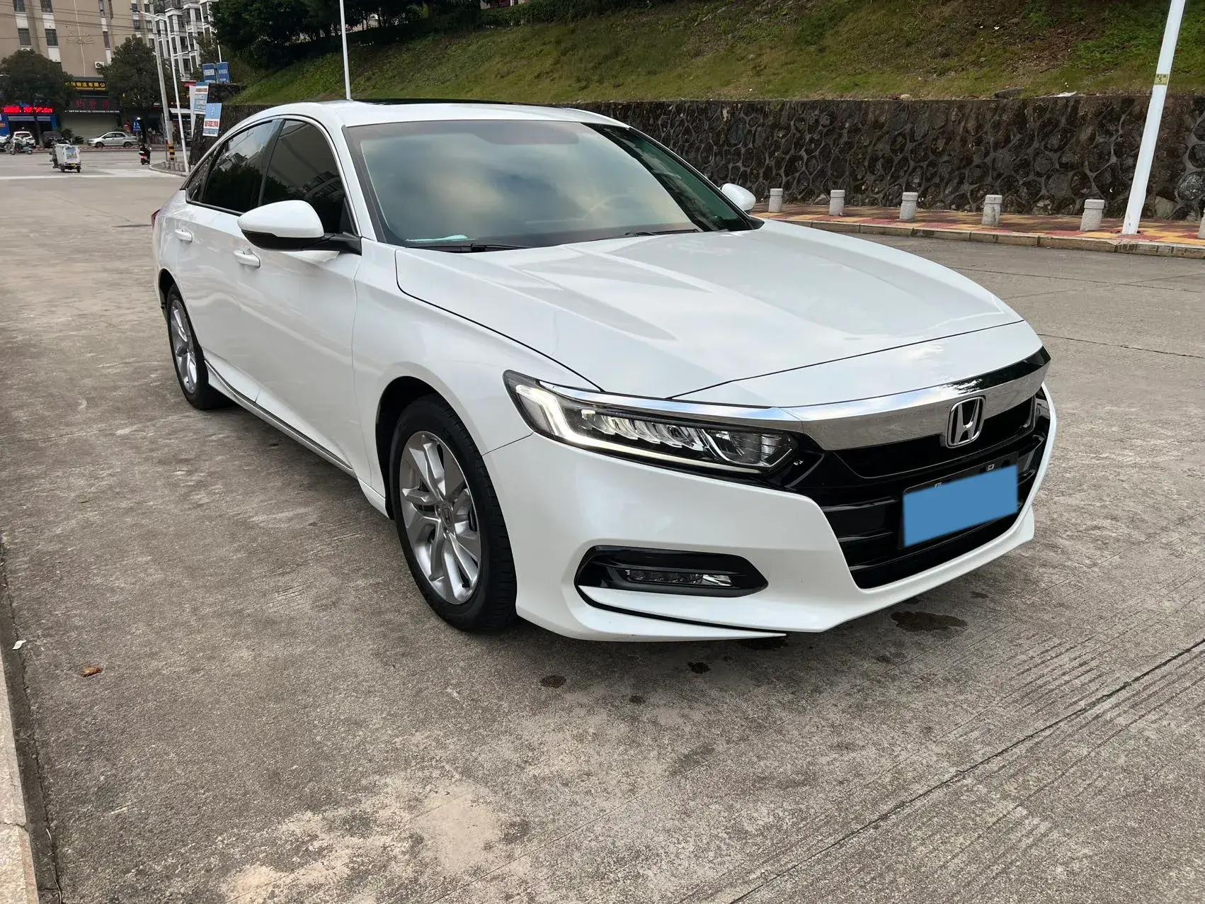 2018 HONDA ACCORD thumbnail 3