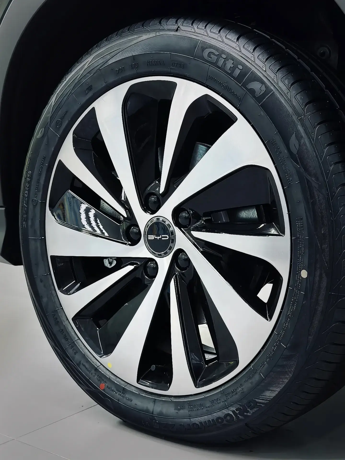 2023 BYD SONG thumbnail 4