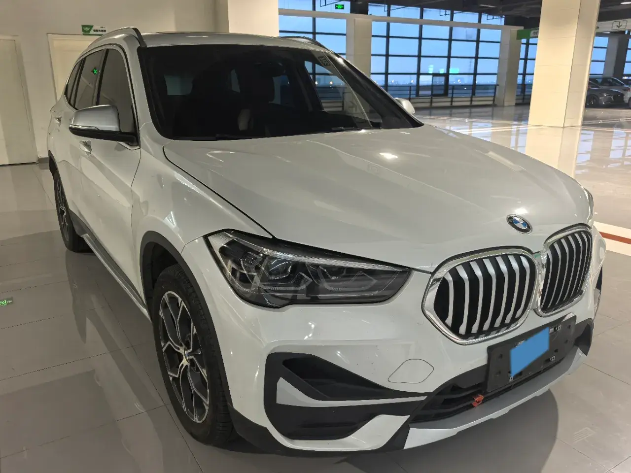 2022 BMW X1 thumbnail 2