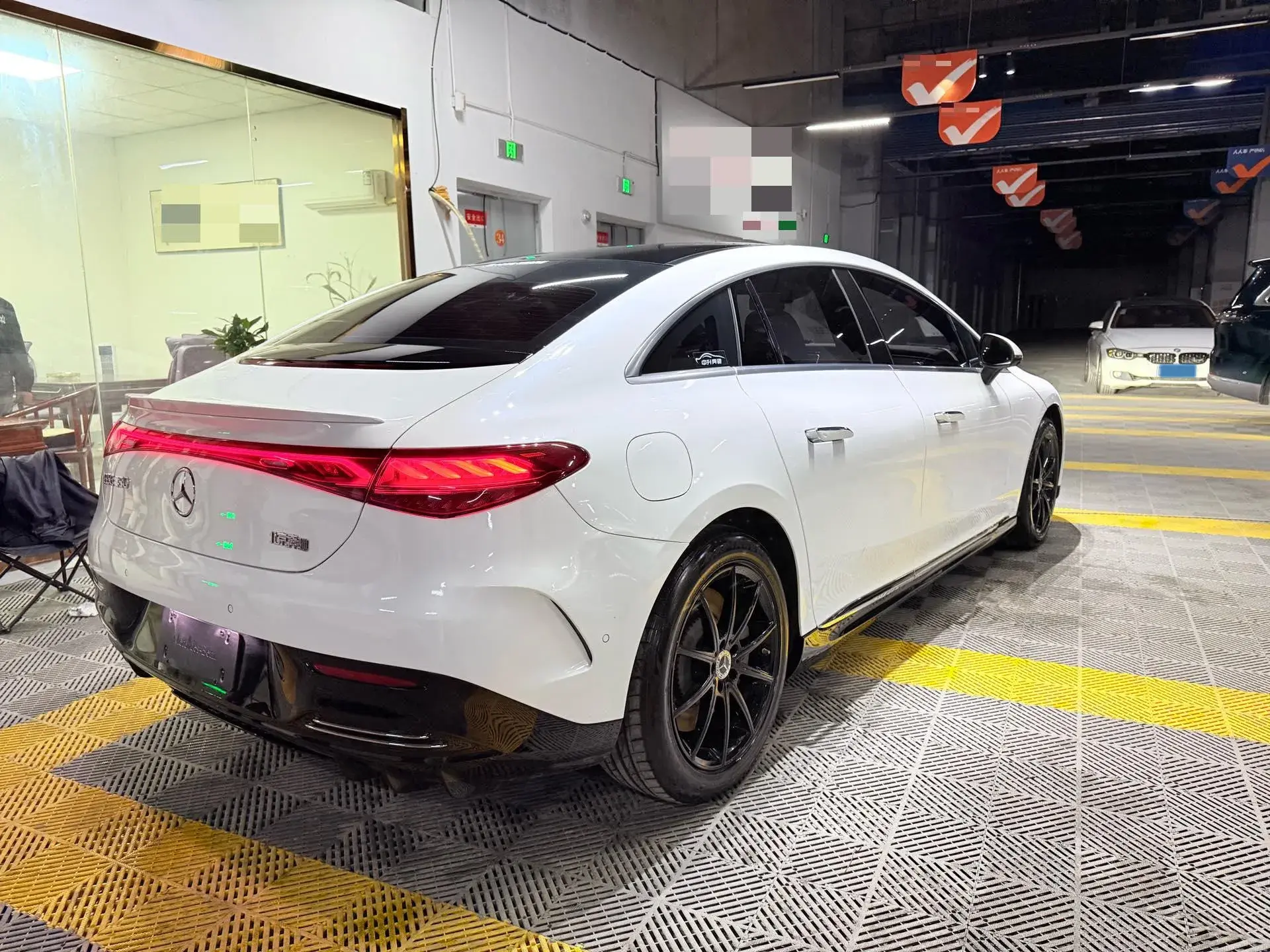 2022 MERCEDES-BENZ EQE thumbnail 4