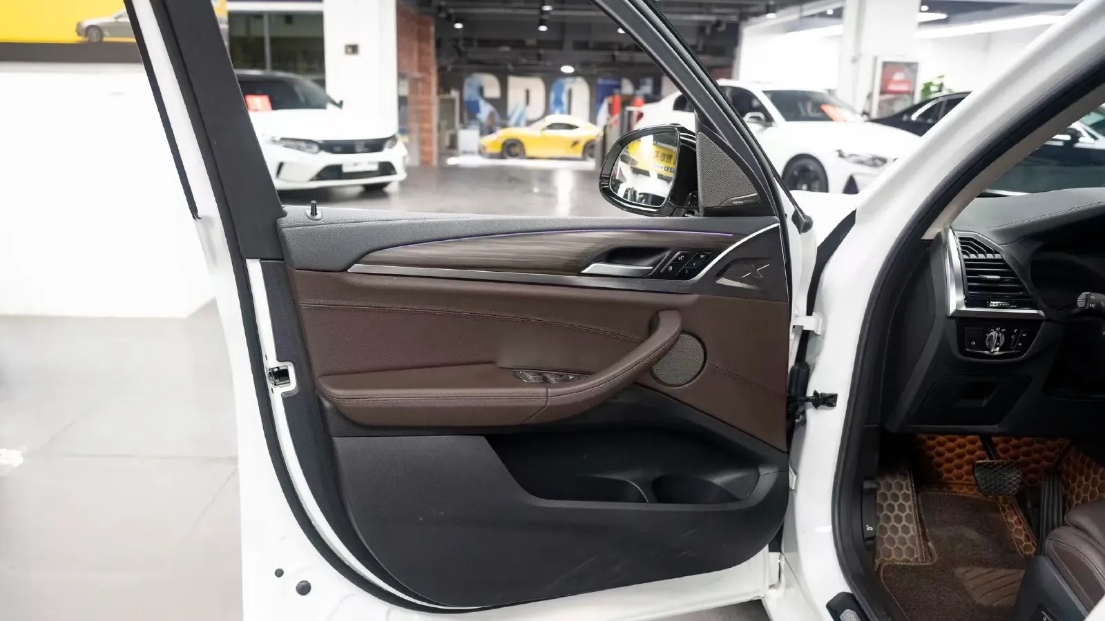 2021 BMW X3 2.0T 252HP L4 8AT,autocango,china used car exporter,china ev exporter,chinese used car exporter,chinese used ev exporter