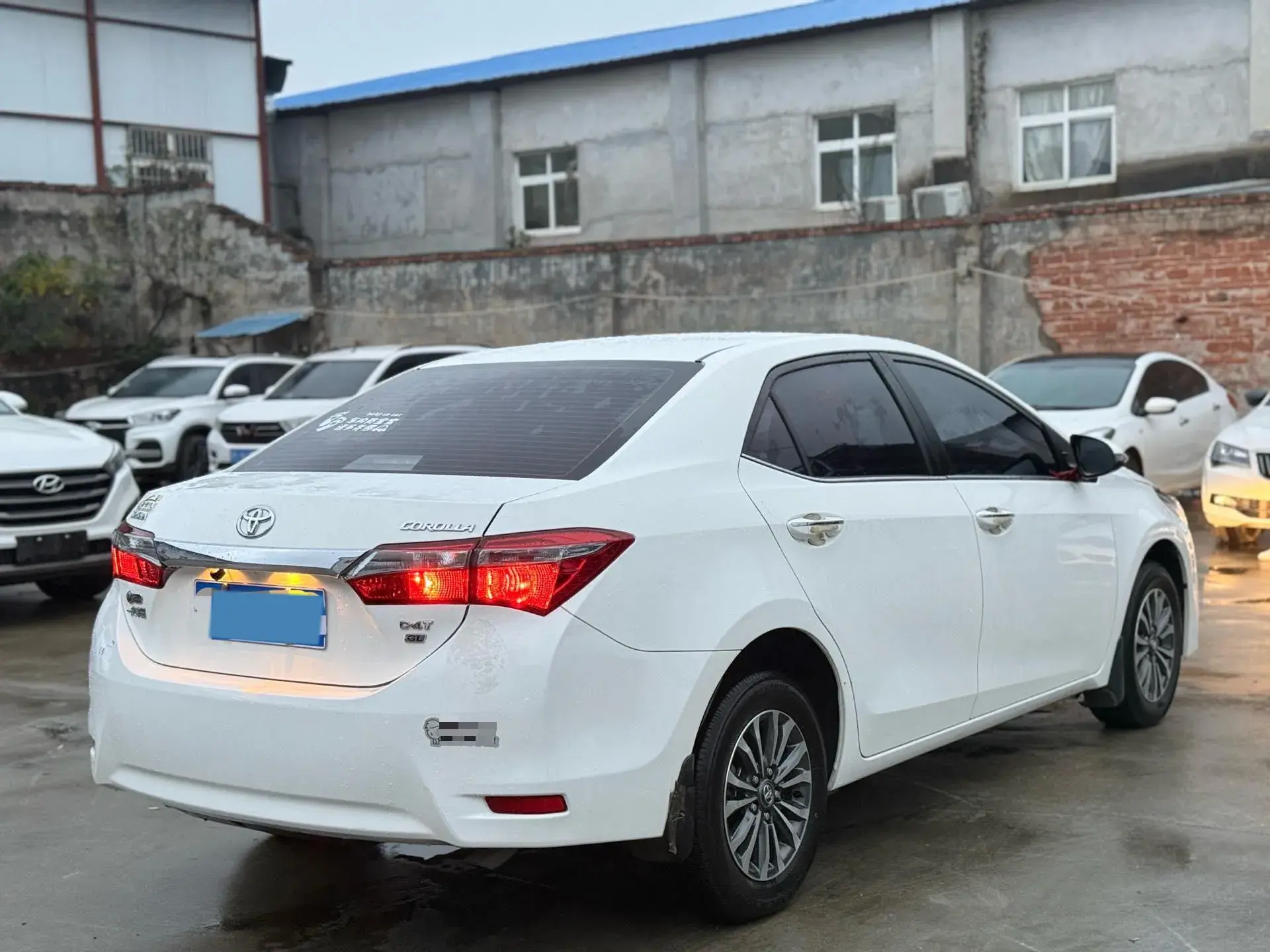 2018 TOYOTA COROLLA thumbnail 3