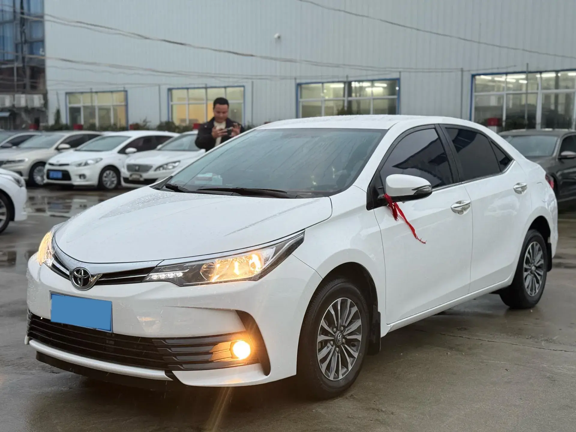 2018 TOYOTA COROLLA view 1