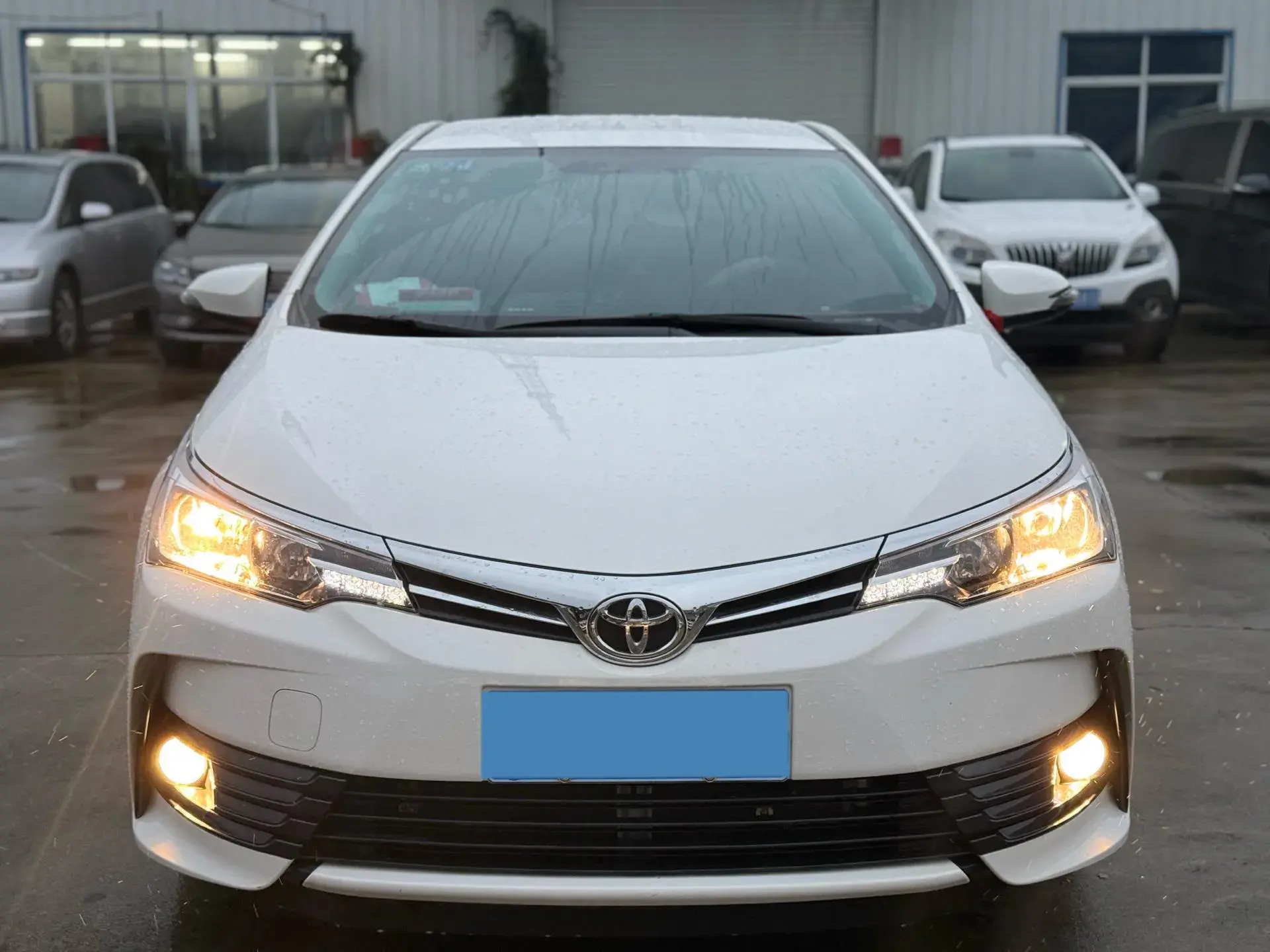 2018 TOYOTA COROLLA thumbnail 2