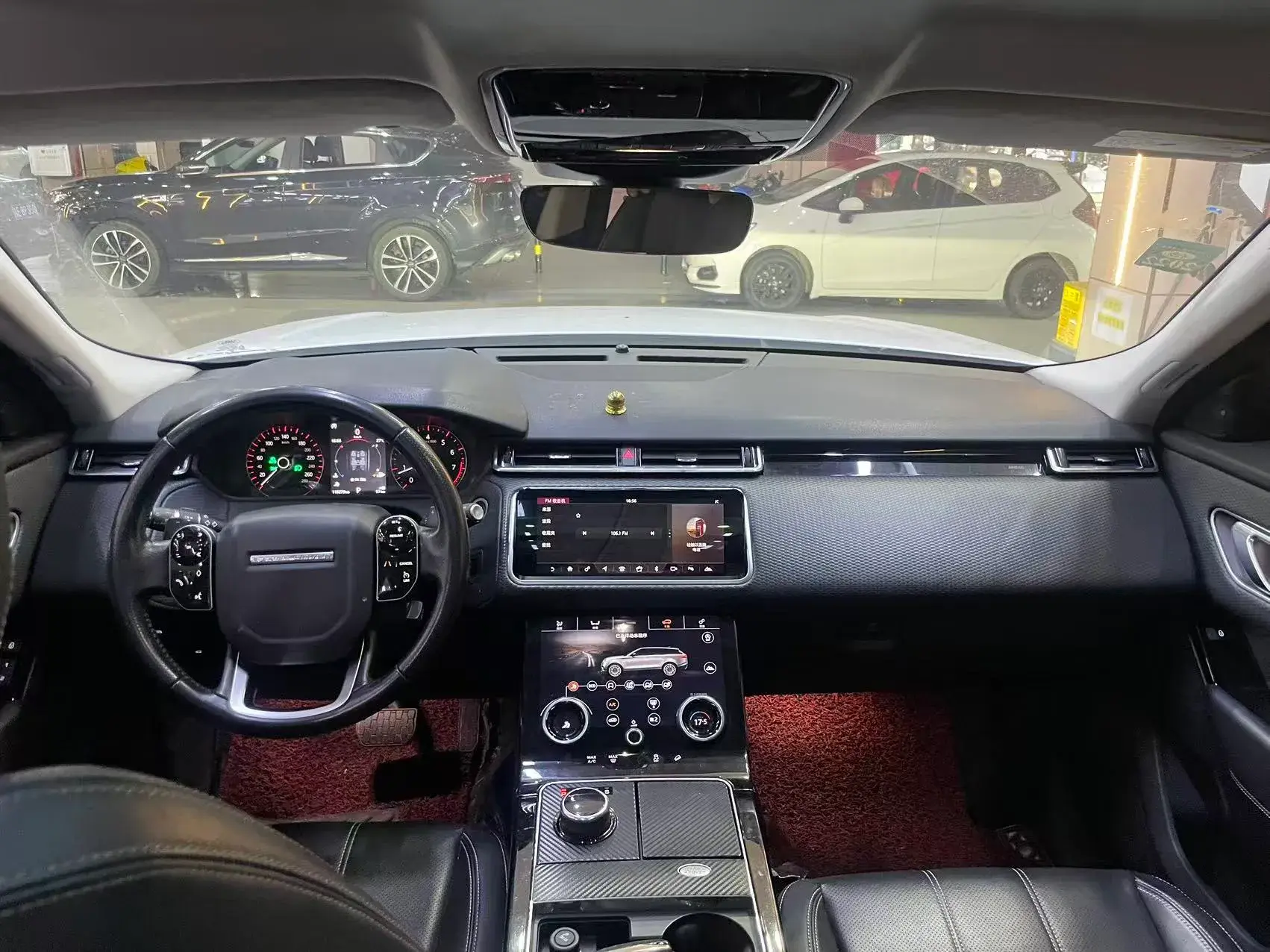 2018 LAND ROVER thumbnail 4