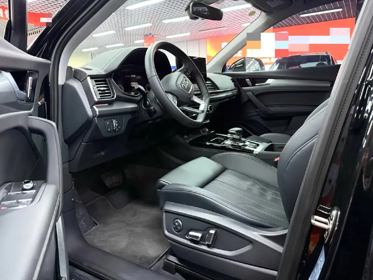 2025 Audi Q3 2.0T 186HP L4 7DCT,autocango,china used car exporter,china ev exporter,chinese used car exporter,chinese used ev exporter