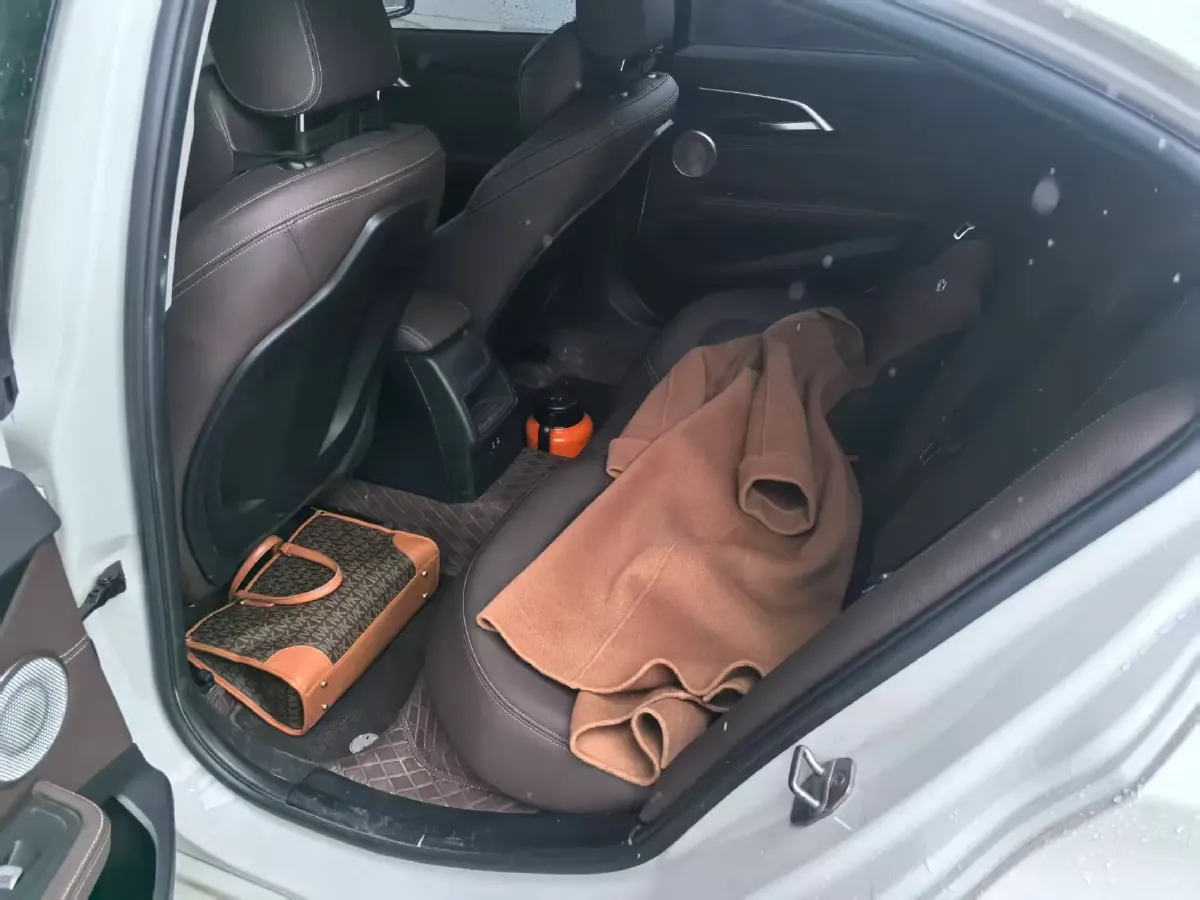 2022 BMW 1 Series 1.5T 140HP L3 7DCT,autocango,china used car exporter,china ev exporter,chinese used car exporter,chinese used ev exporter