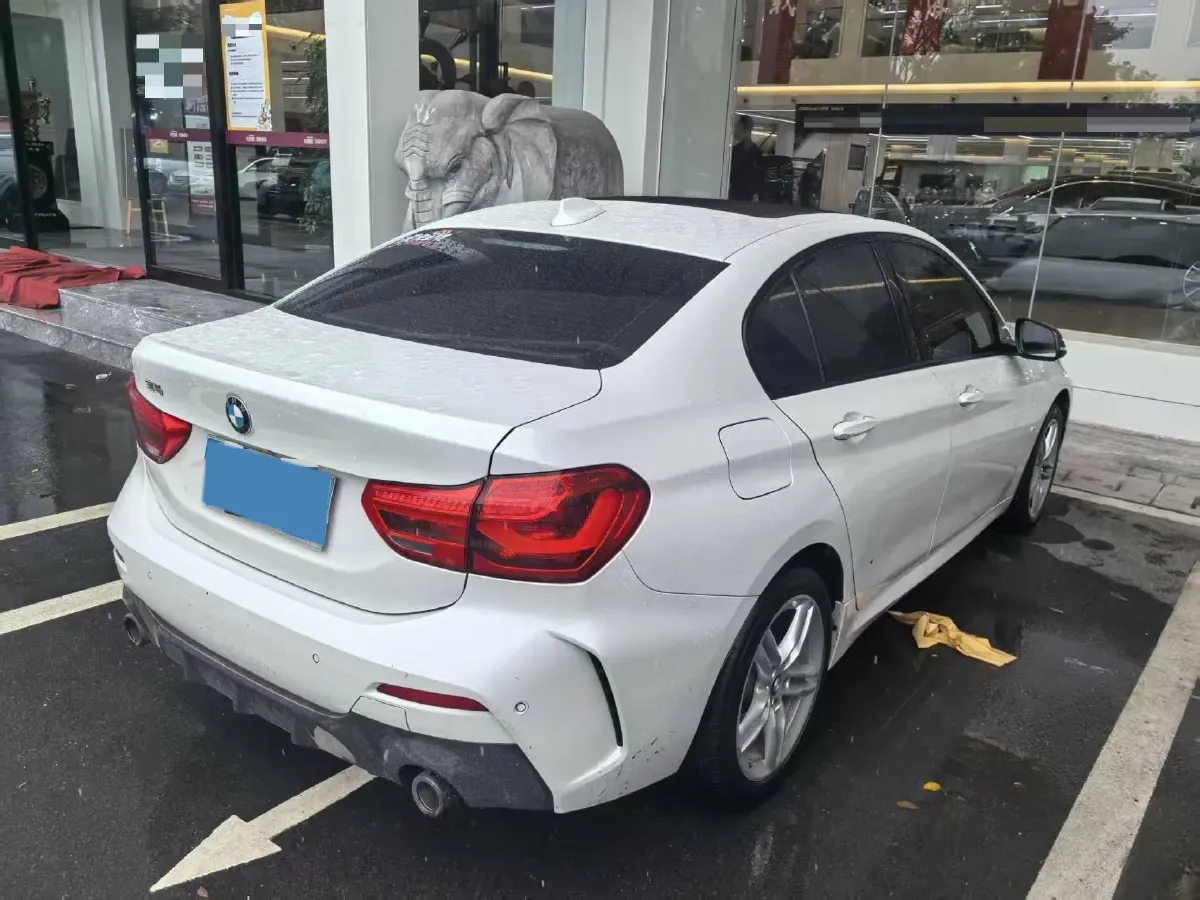 2022 BMW 1 Series 1.5T 140HP L3 7DCT,autocango,china used car exporter,china ev exporter,chinese used car exporter,chinese used ev exporter