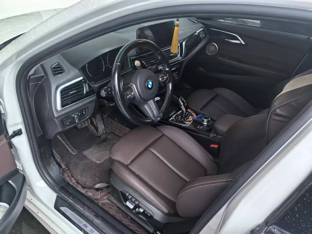 2022 BMW 1 Series 1.5T 140HP L3 7DCT,autocango,china used car exporter,china ev exporter,chinese used car exporter,chinese used ev exporter