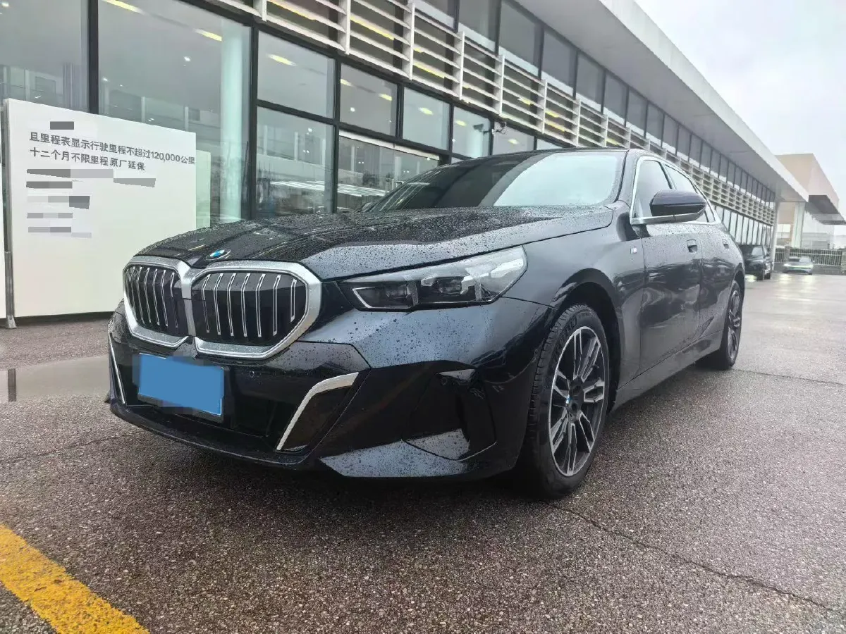 2025 BMW 5 Series 2.0T 258HP L4 8AT,autocango,china used car exporter,china ev exporter,chinese used car exporter,chinese used ev exporter