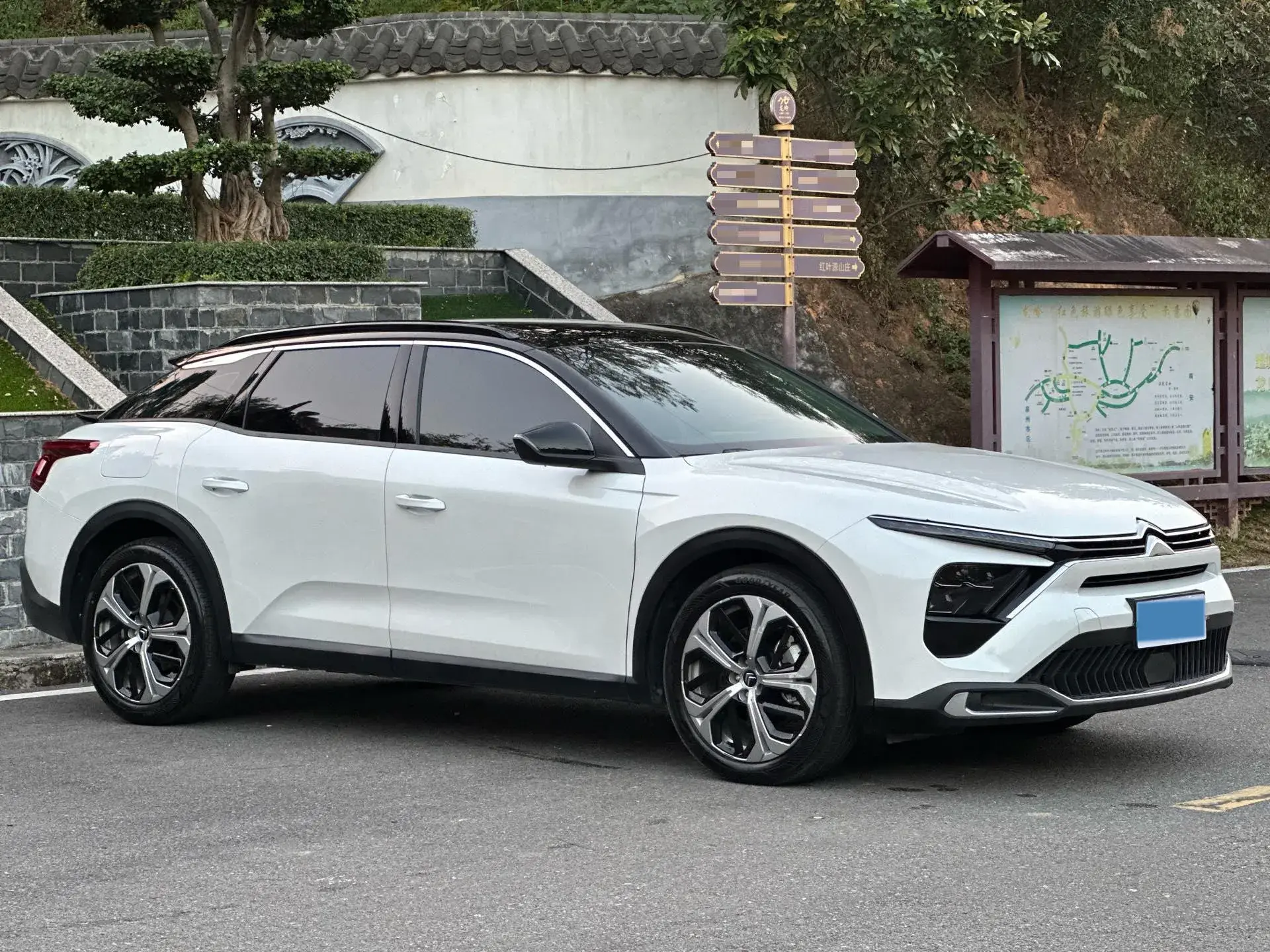 2023 CITROEN C5 thumbnail 3