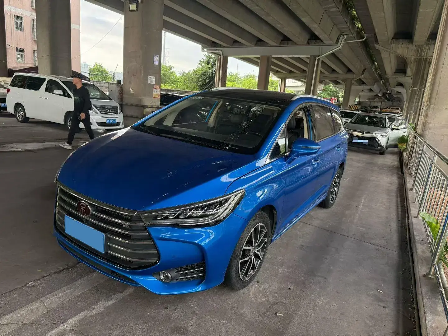 2018 BYD SONG view 1