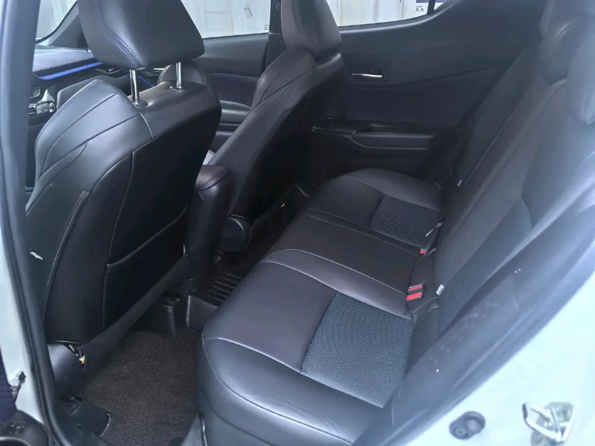 2020 Toyota C-HR 2.0L 171HP L4 CVT,autocango,china used car exporter,china ev exporter,chinese used car exporter,chinese used ev exporter