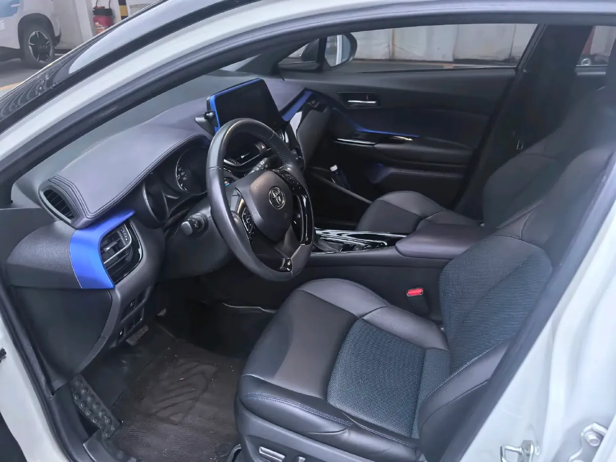 2020 Toyota C-HR 2.0L 171HP L4 CVT,autocango,china used car exporter,china ev exporter,chinese used car exporter,chinese used ev exporter
