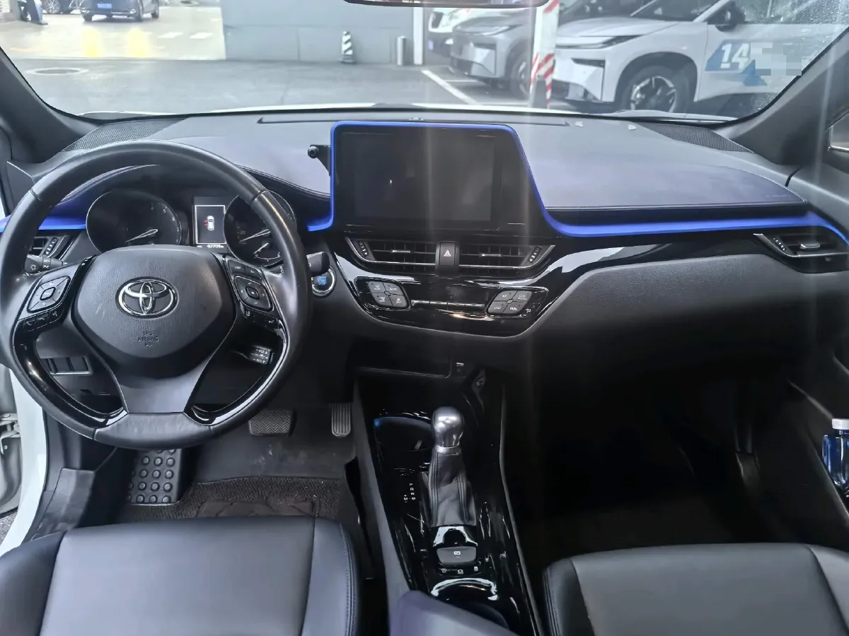 2020 Toyota C-HR 2.0L 171HP L4 CVT,autocango,china used car exporter,china ev exporter,chinese used car exporter,chinese used ev exporter