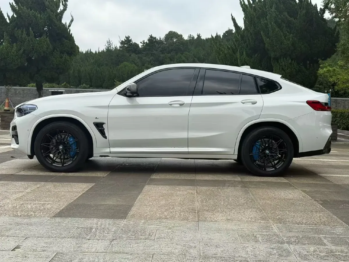 2021 BMW X4 2.0T 252HP L4 8AT,autocango,china used car exporter,china ev exporter,chinese used car exporter,chinese used ev exporter