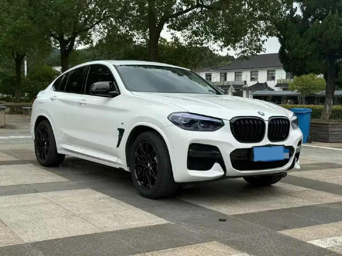 2021 BMW X4 2.0T 252HP L4 8AT,autocango,china used car exporter,china ev exporter,chinese used car exporter,chinese used ev exporter