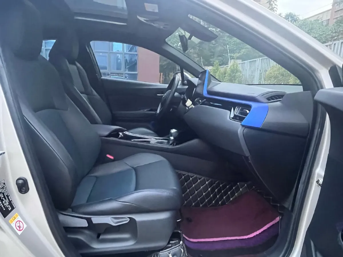 2020 Toyota C-HR 2.0L 171HP L4 CVT,autocango,china used car exporter,china ev exporter,chinese used car exporter,chinese used ev exporter