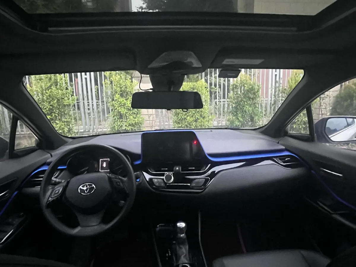 2020 Toyota C-HR 2.0L 171HP L4 CVT,autocango,china used car exporter,china ev exporter,chinese used car exporter,chinese used ev exporter