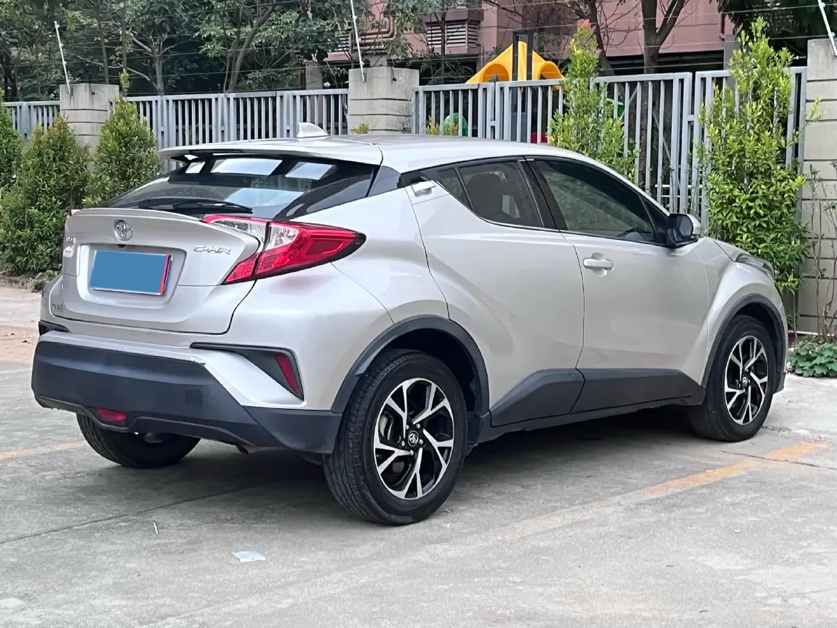 2020 Toyota C-HR 2.0L 171HP L4 CVT,autocango,china used car exporter,china ev exporter,chinese used car exporter,chinese used ev exporter