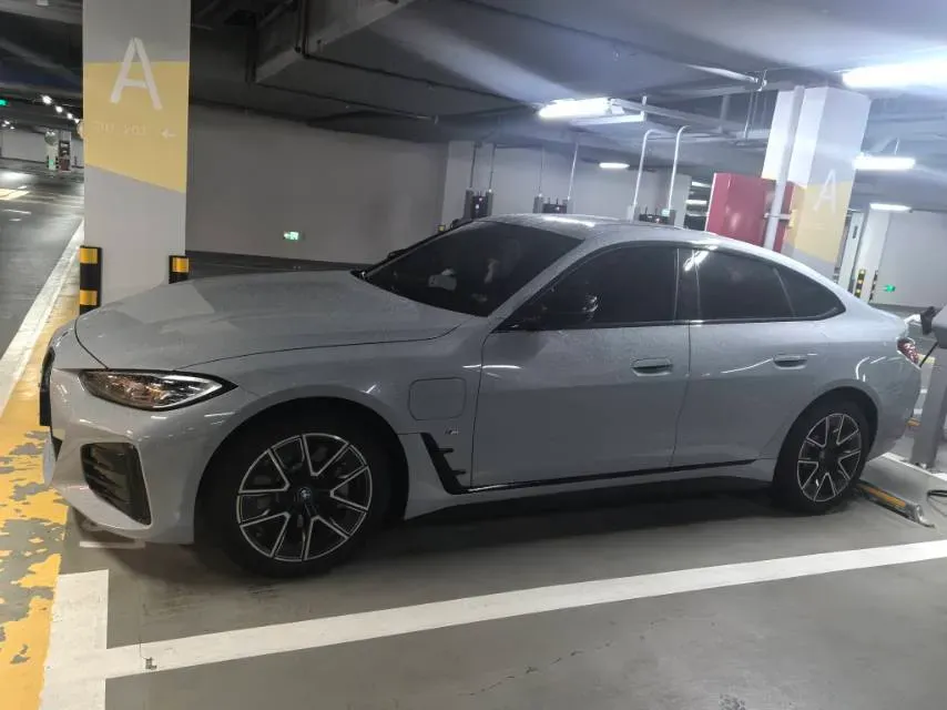 2022 BMW i4 BEV 83.9KWH,autocango,china used car exporter,china ev exporter,chinese used car exporter,chinese used ev exporter