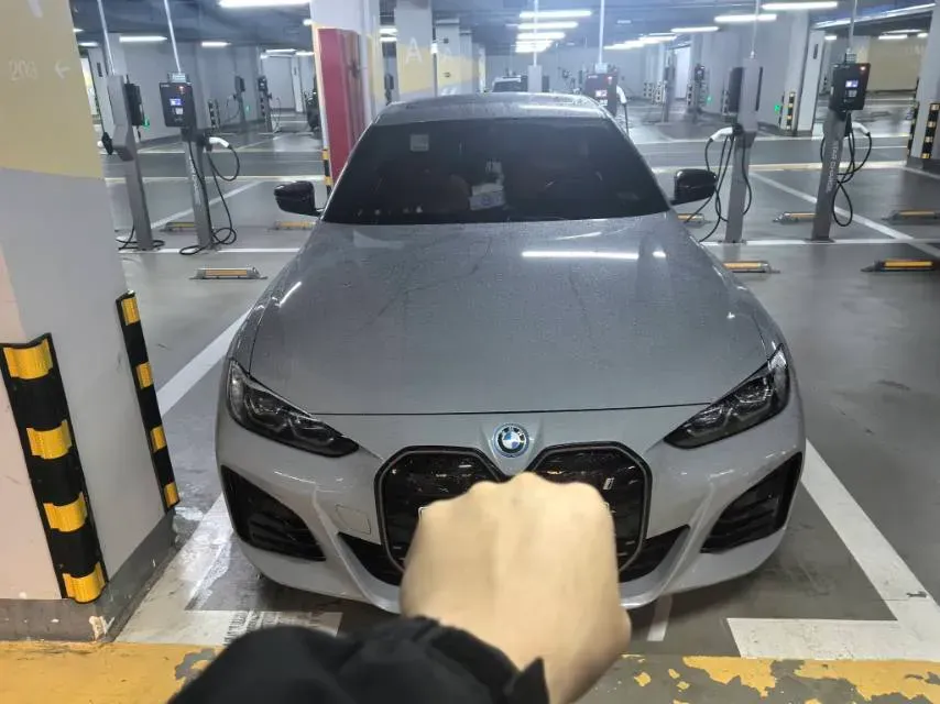 2022 BMW i4 BEV 83.9KWH,autocango,china used car exporter,china ev exporter,chinese used car exporter,chinese used ev exporter