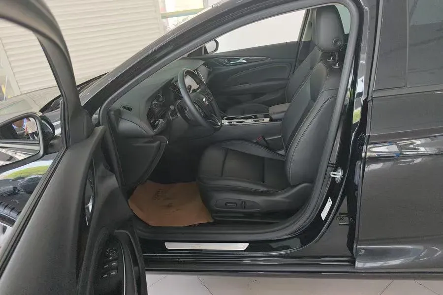 2024 Buick Regal 1.5T 169HP L4 9AT,autocango,china used car exporter,china ev exporter,chinese used car exporter,chinese used ev exporter