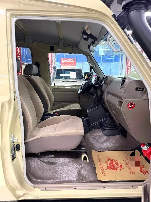 2015 Toyota Land Cruiser 4.0L 275HP V6 5AT,autocango,china used car exporter,china ev exporter,chinese used car exporter,chinese used ev exporter