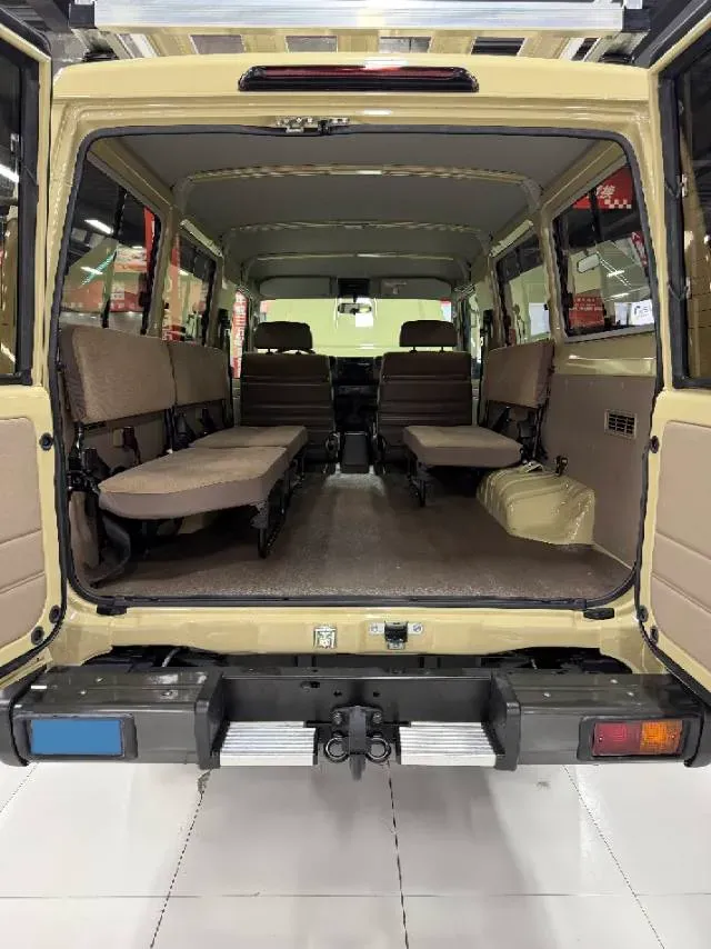 2015 Toyota Land Cruiser 4.0L 275HP V6 5AT,autocango,china used car exporter,china ev exporter,chinese used car exporter,chinese used ev exporter