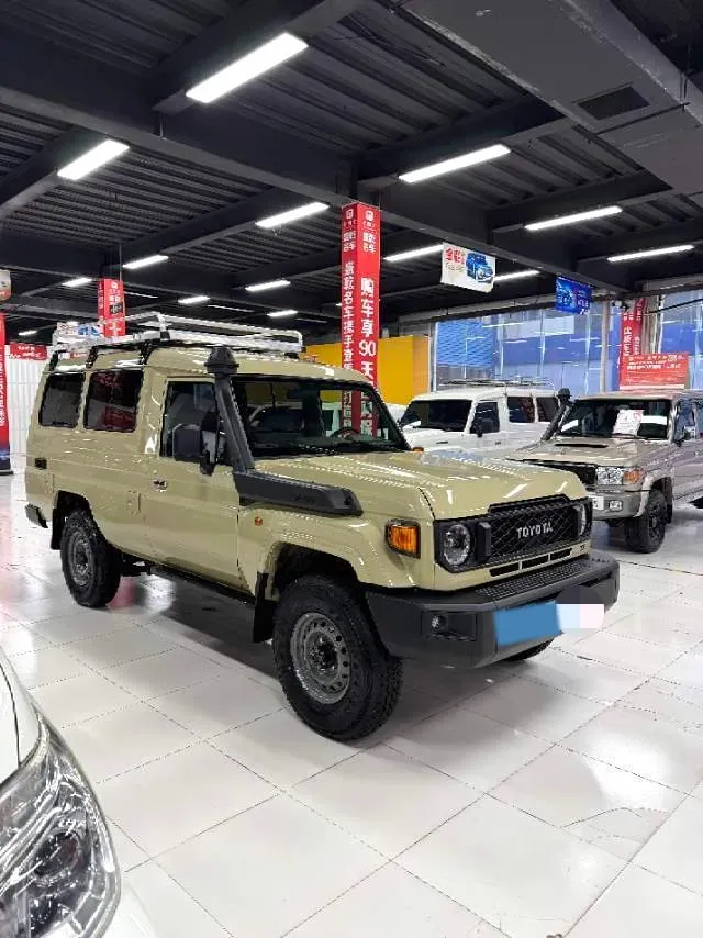 2015 Toyota Land Cruiser 4.0L 275HP V6 5AT,autocango,china used car exporter,china ev exporter,chinese used car exporter,chinese used ev exporter
