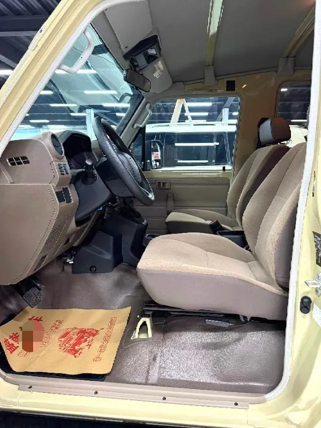 2015 Toyota Land Cruiser 4.0L 275HP V6 5AT,autocango,china used car exporter,china ev exporter,chinese used car exporter,chinese used ev exporter