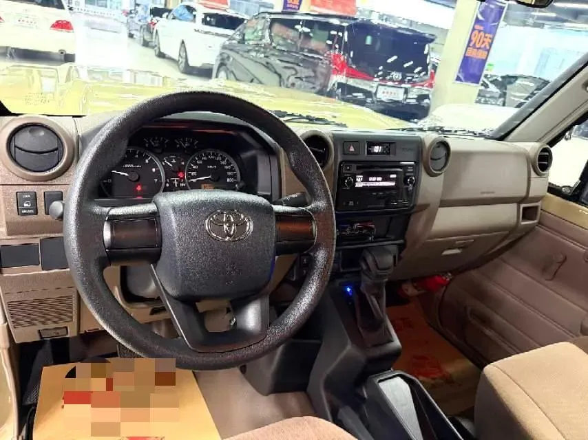 2015 Toyota Land Cruiser 4.0L 275HP V6 5AT,autocango,china used car exporter,china ev exporter,chinese used car exporter,chinese used ev exporter