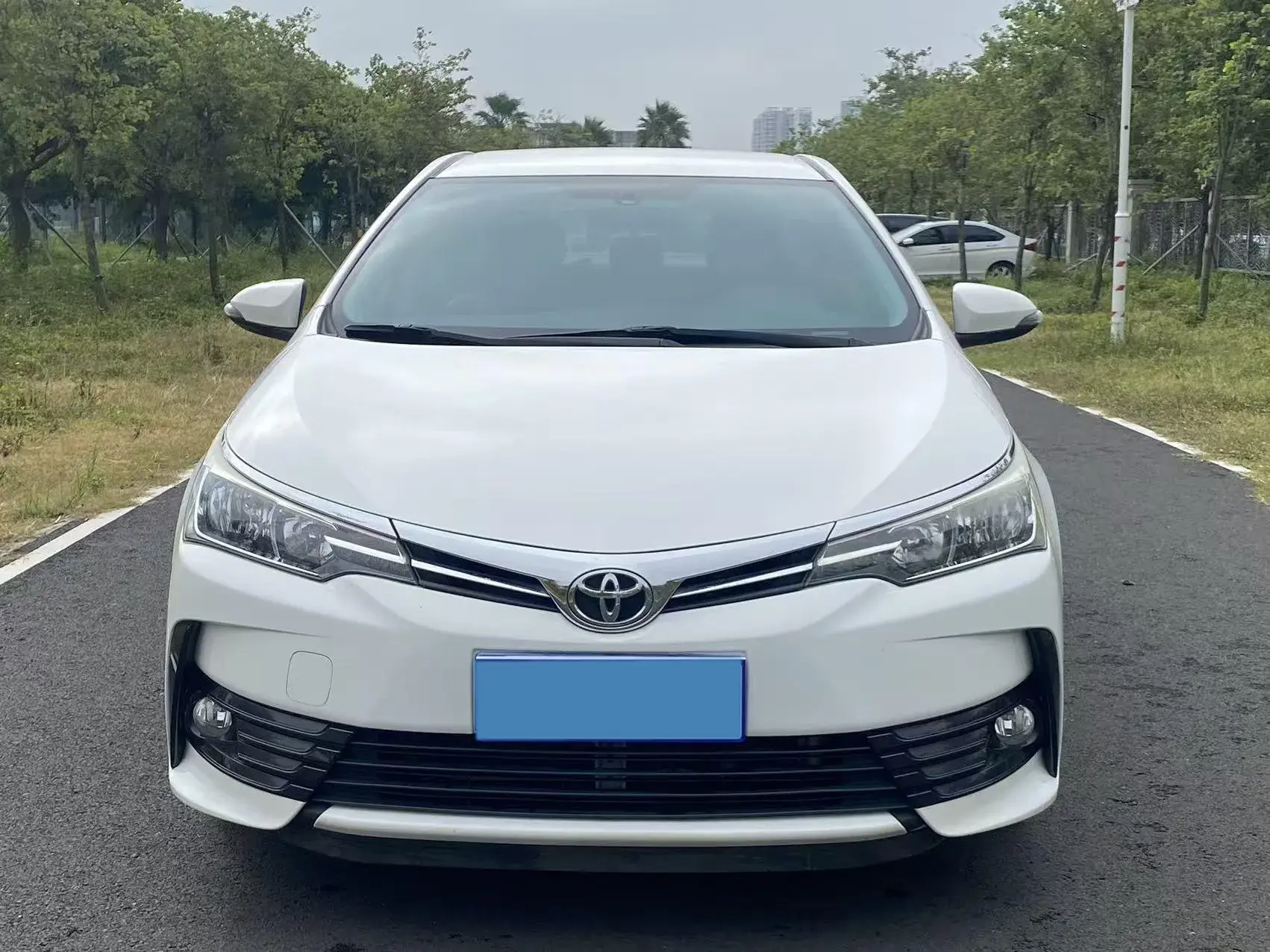 2018 TOYOTA COROLLA thumbnail 2