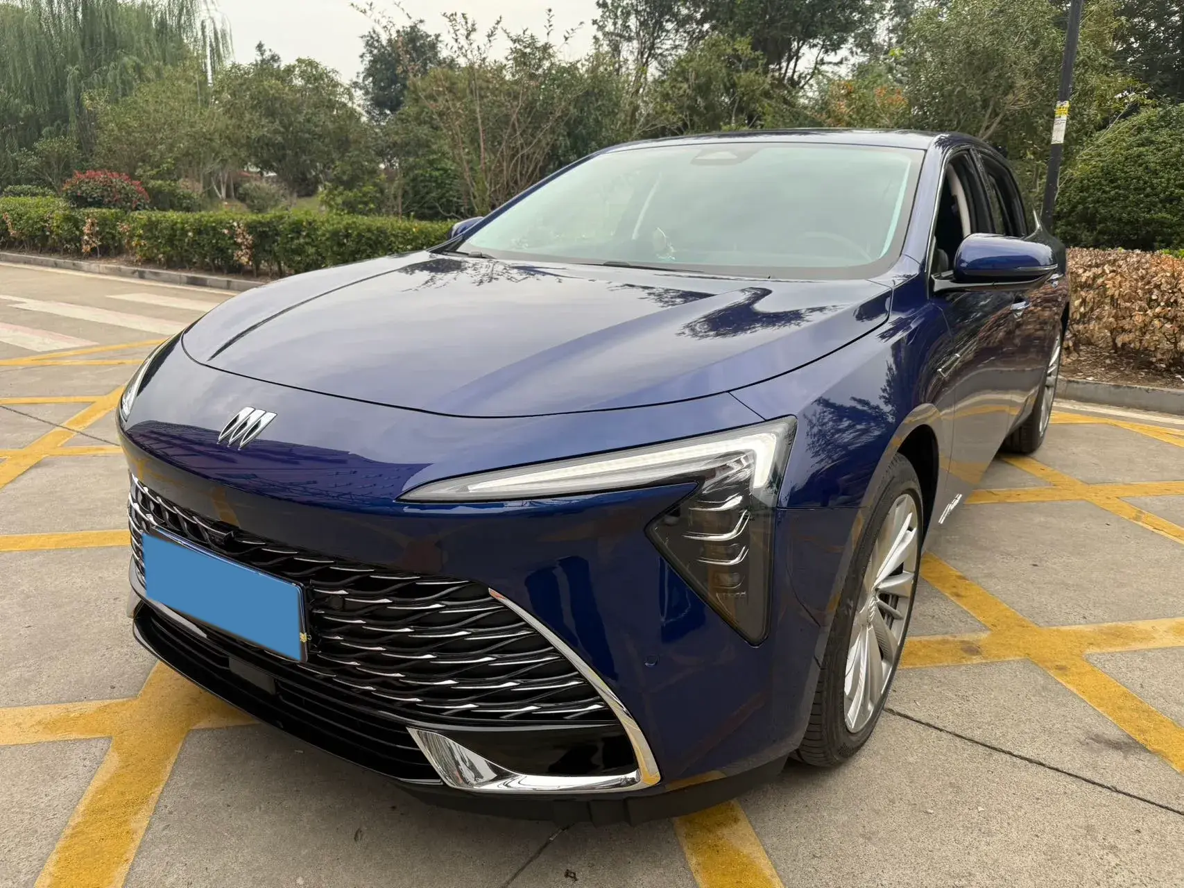 2025 BUICK LARCOSSE view 1