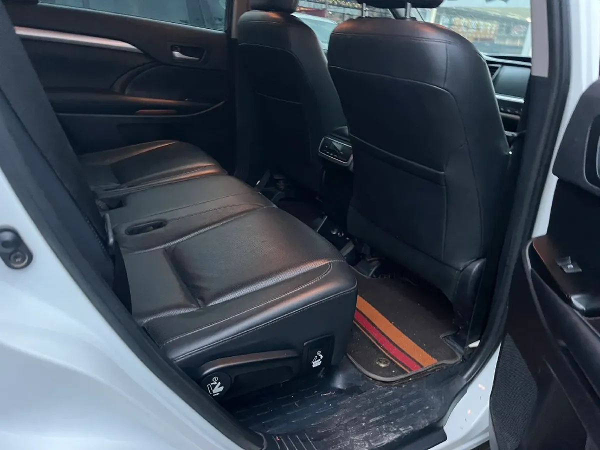 2021 Toyota Highlander 2.0T 220HP L4 6AT,autocango,china used car exporter,china ev exporter,chinese used car exporter,chinese used ev exporter