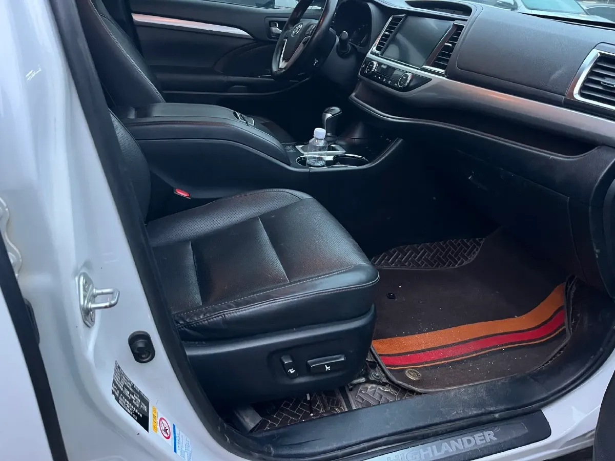 2021 Toyota Highlander 2.0T 220HP L4 6AT,autocango,china used car exporter,china ev exporter,chinese used car exporter,chinese used ev exporter