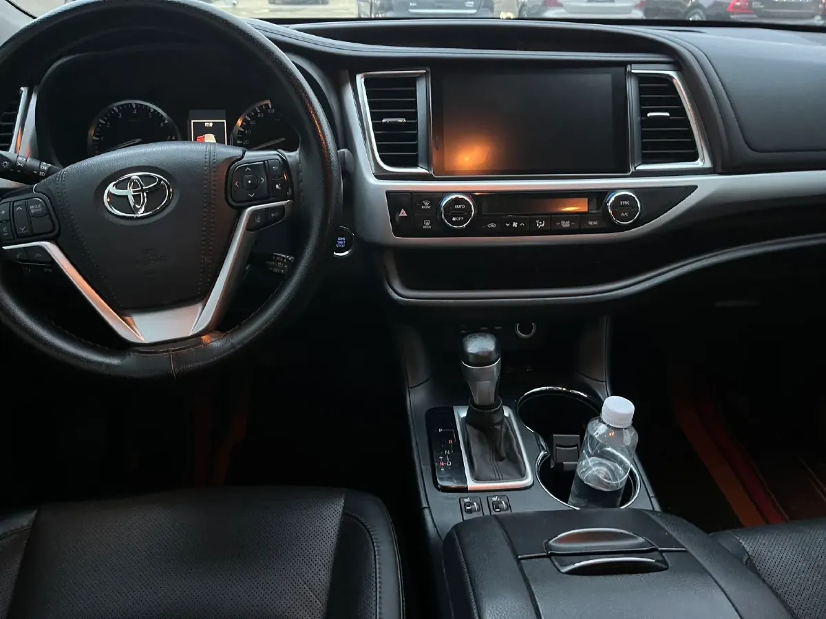 2021 Toyota Highlander 2.0T 220HP L4 6AT,autocango,china used car exporter,china ev exporter,chinese used car exporter,chinese used ev exporter