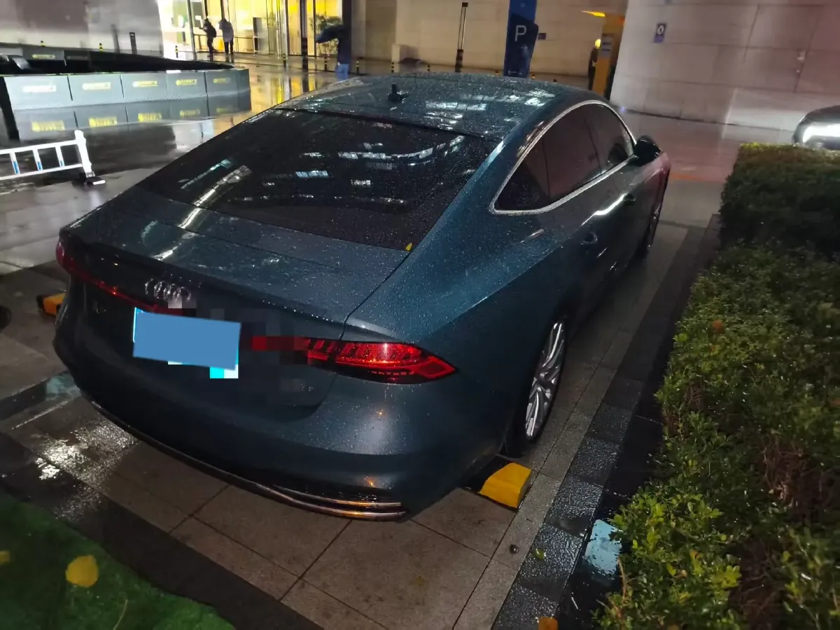 2020 Audi A7 2.0T 245HP L4 7DCT,autocango,china used car exporter,china ev exporter,chinese used car exporter,chinese used ev exporter