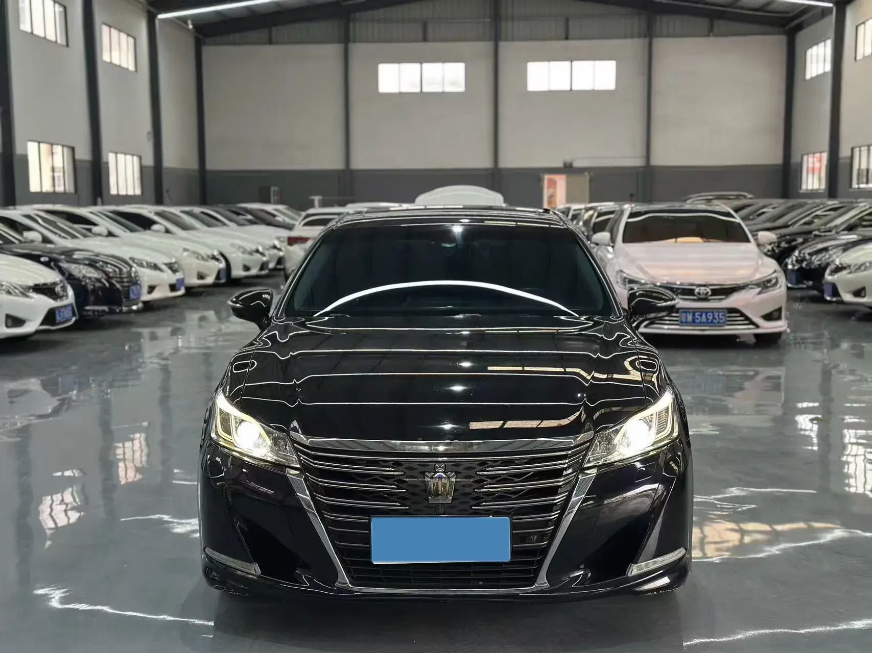 2018 TOYOTA CROWN thumbnail 2