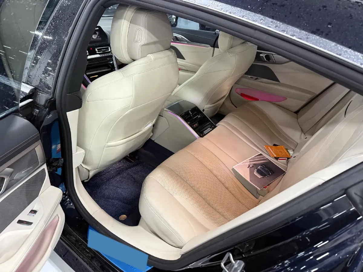 2021 BMW 8 Series 3.0T 340HP L6 8AT,autocango,china used car exporter,china ev exporter,chinese used car exporter,chinese used ev exporter