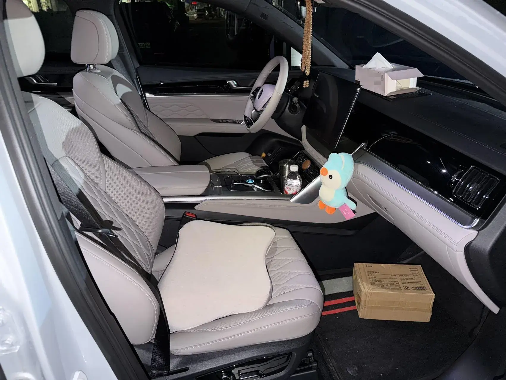 2024 BYD TANG thumbnail 4