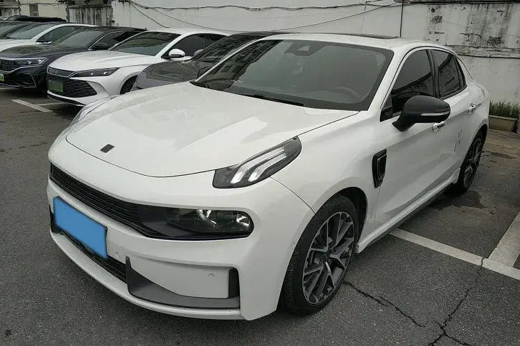 2019 LYNK&CO 03 New Energy 1.5T 180HP L3 7DCT PHEV 9.4KWH