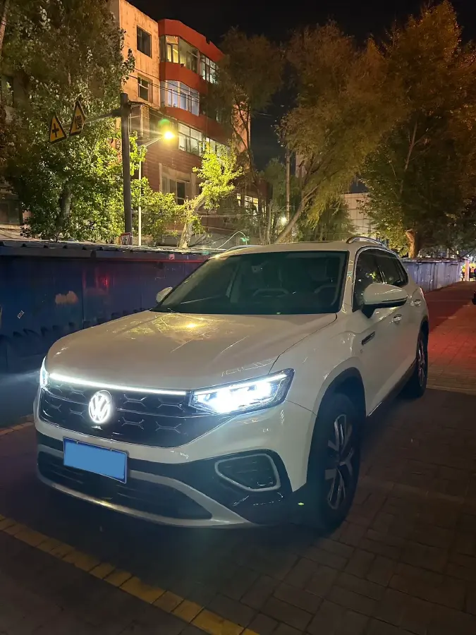 2023 Volkswagen Tayron 2.0T 186HP L4 7DCT