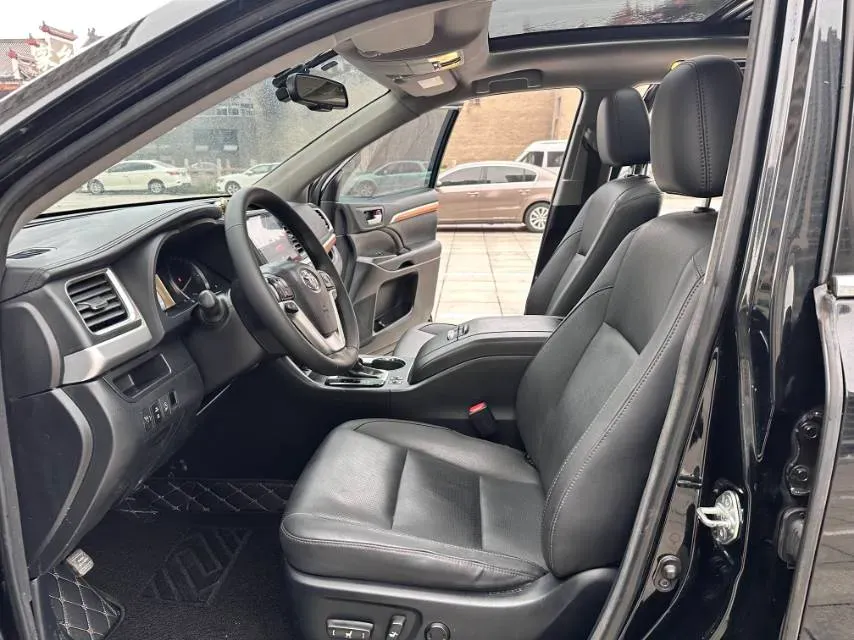 2017 Toyota Highlander 2.0T 220HP L4 6AT,autocango,china used car exporter,china ev exporter,chinese used car exporter,chinese used ev exporter