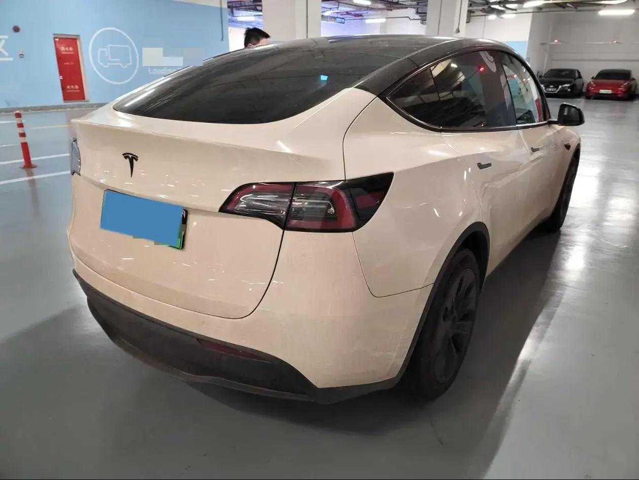 2023 TESLA MODEL thumbnail 2