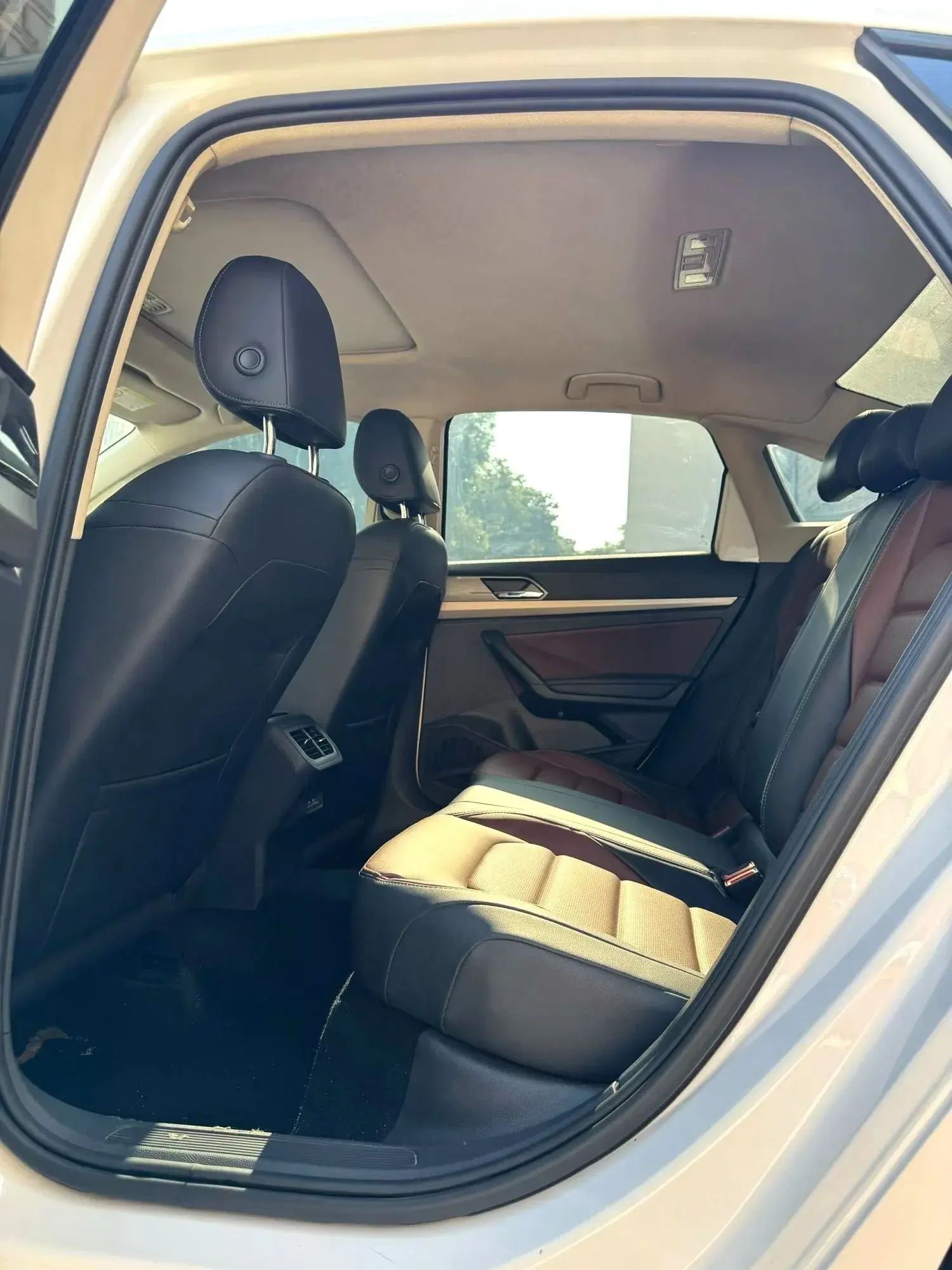 2019 VOLKSWAGEN LAVIDA thumbnail 4