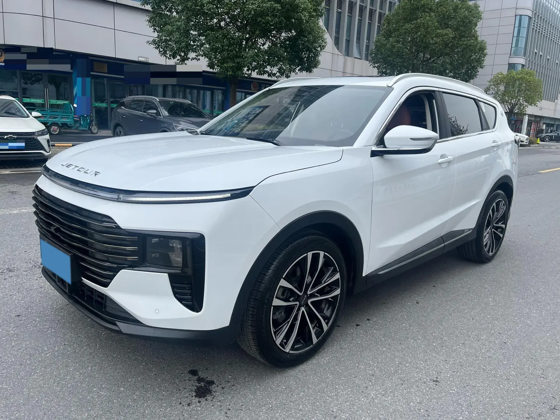 2025 JETOUR X70 view 1