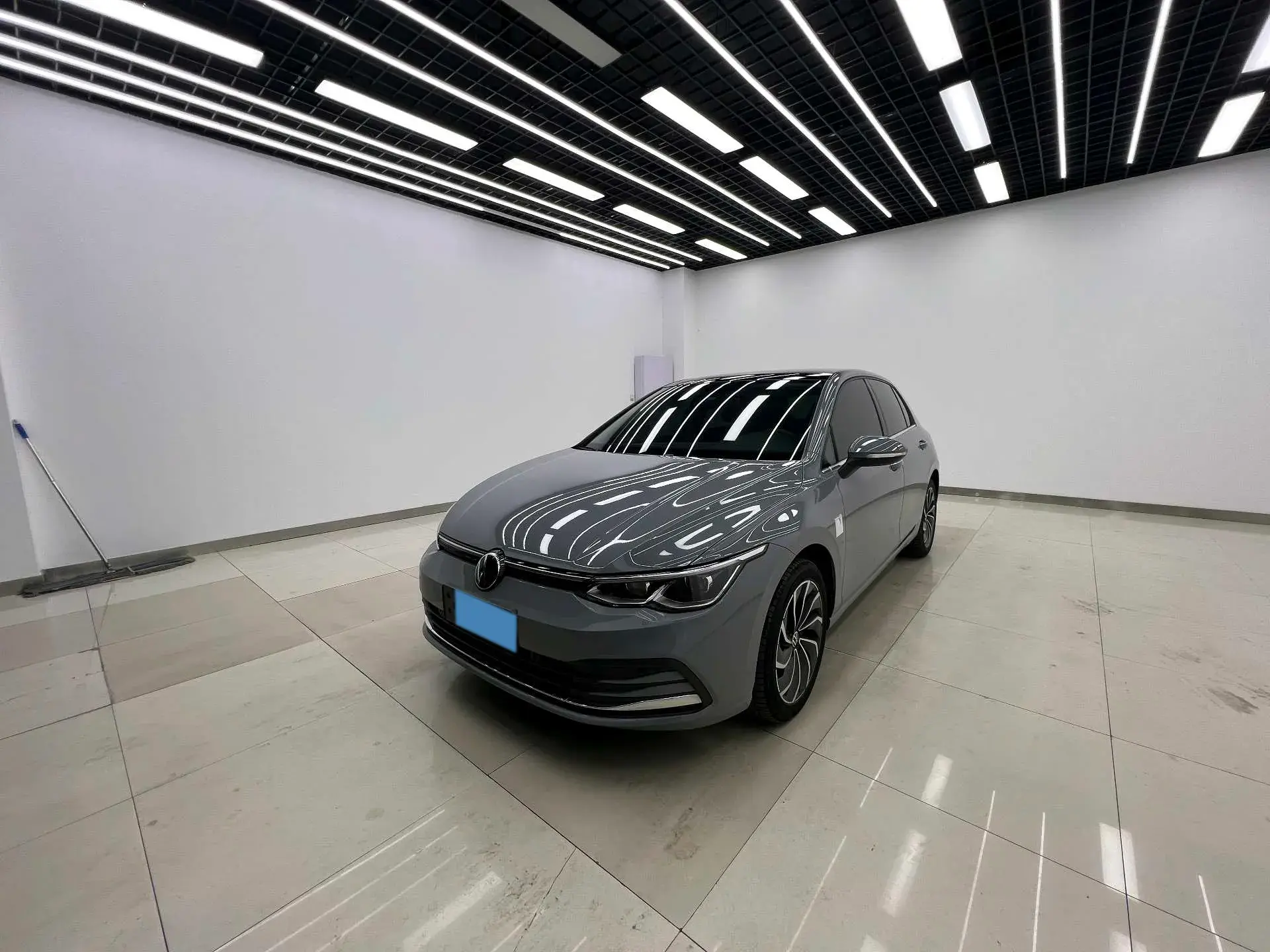 2021 VOLKSWAGEN GOLF view 1